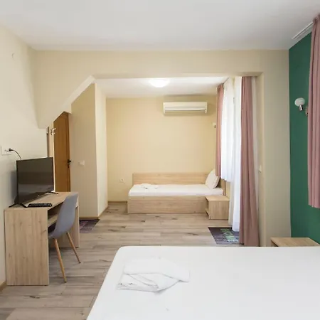 перуника Saparewa Banja